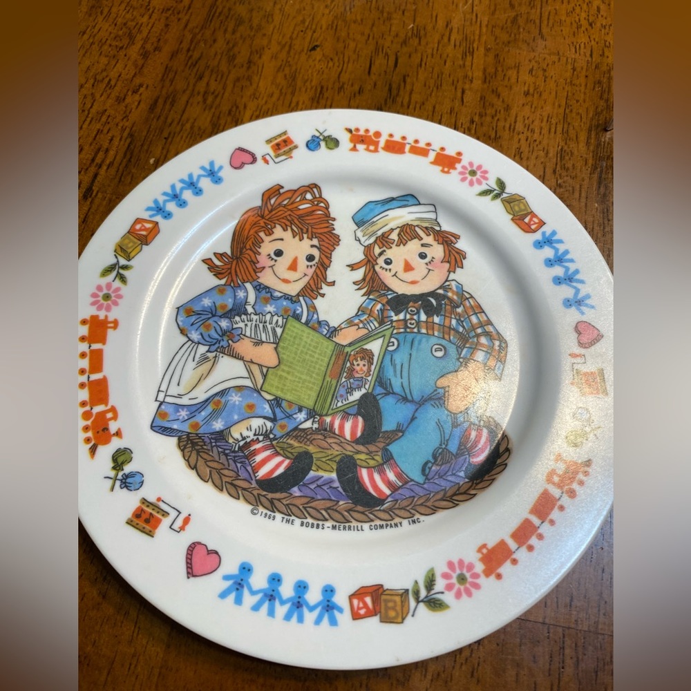 Oneida vintage Raggedy Ann and Andy plate and cup.